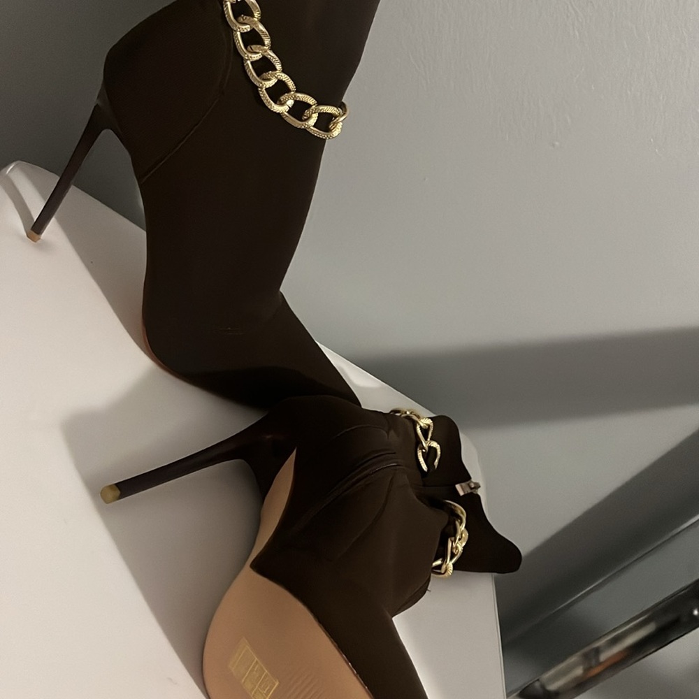 Heels - Picture 3 of 3